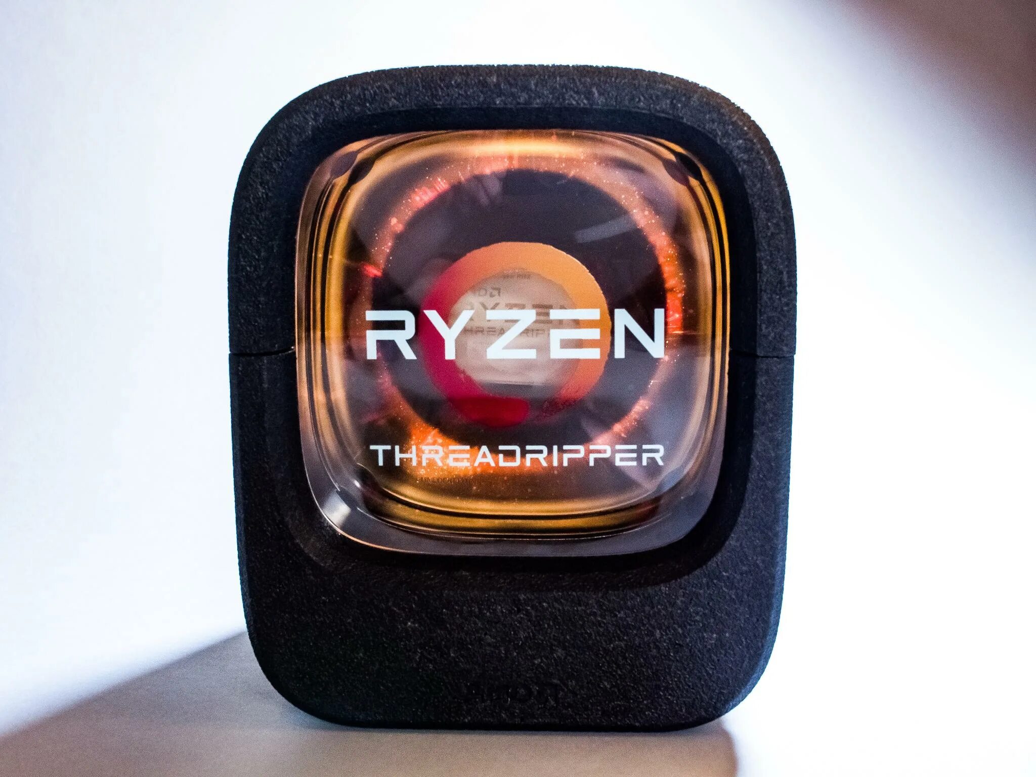 Amd threadripper 1950x. Threadripper 1950x. процессор amd threadripper. threadripper 1900x. amd treedreeper.