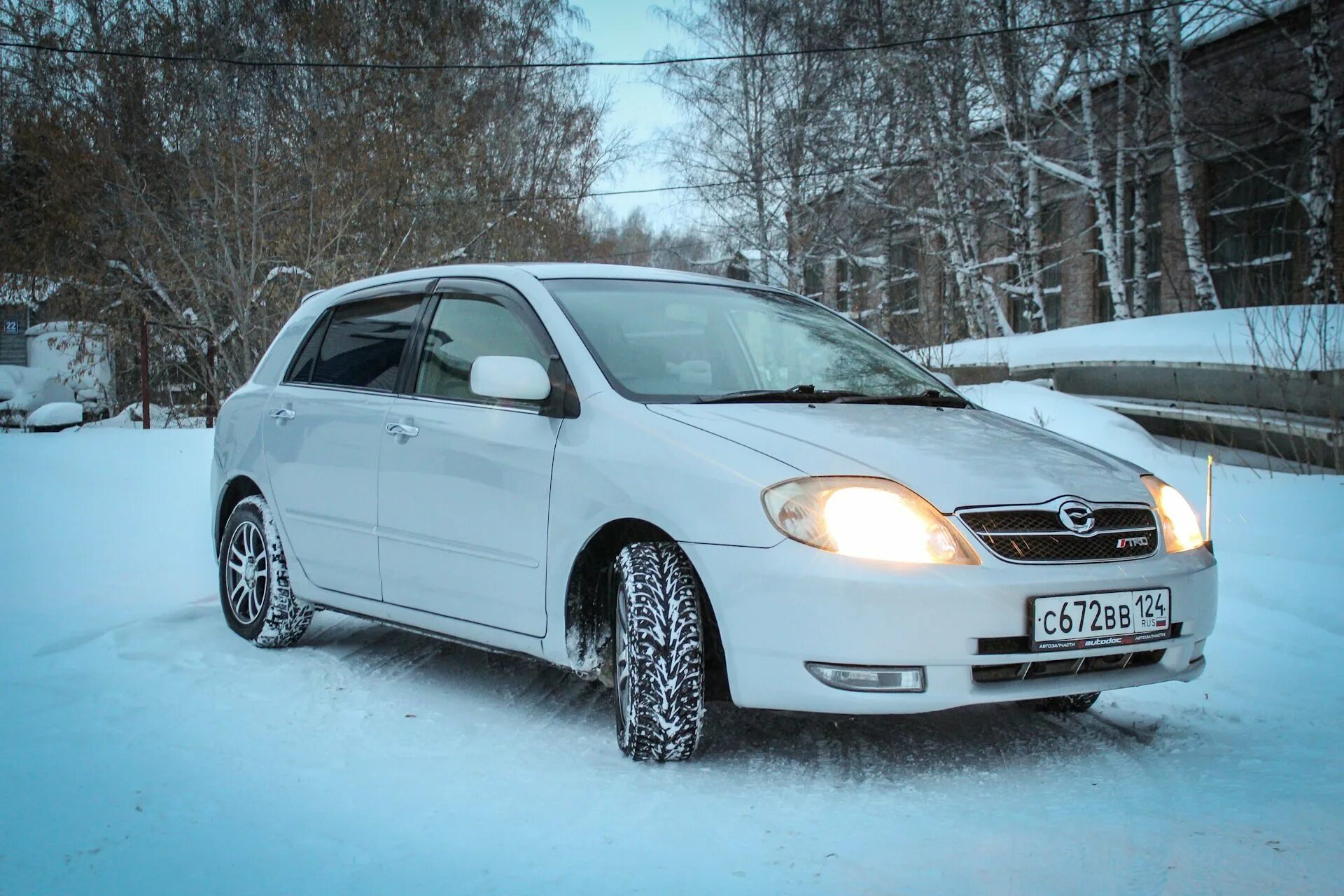 Toyota Runx 2005. Toyota Corolla Runx 2005. Toyota Corolla 2005 хэтчбек. Тойота Королла 2005.