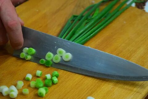 Как нарезать зеленый лук