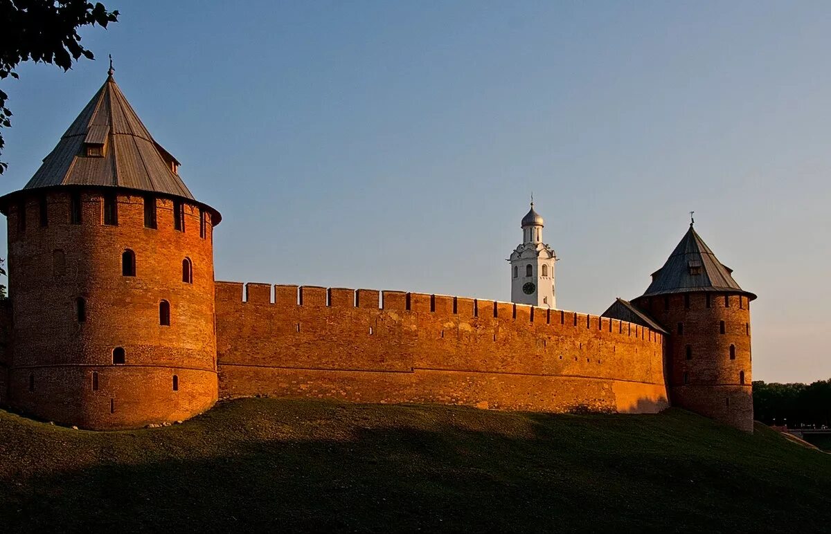 Детинец. Детинец. Детинец. Новгородский детинец великий новгород. Детинец медвежьи озера.