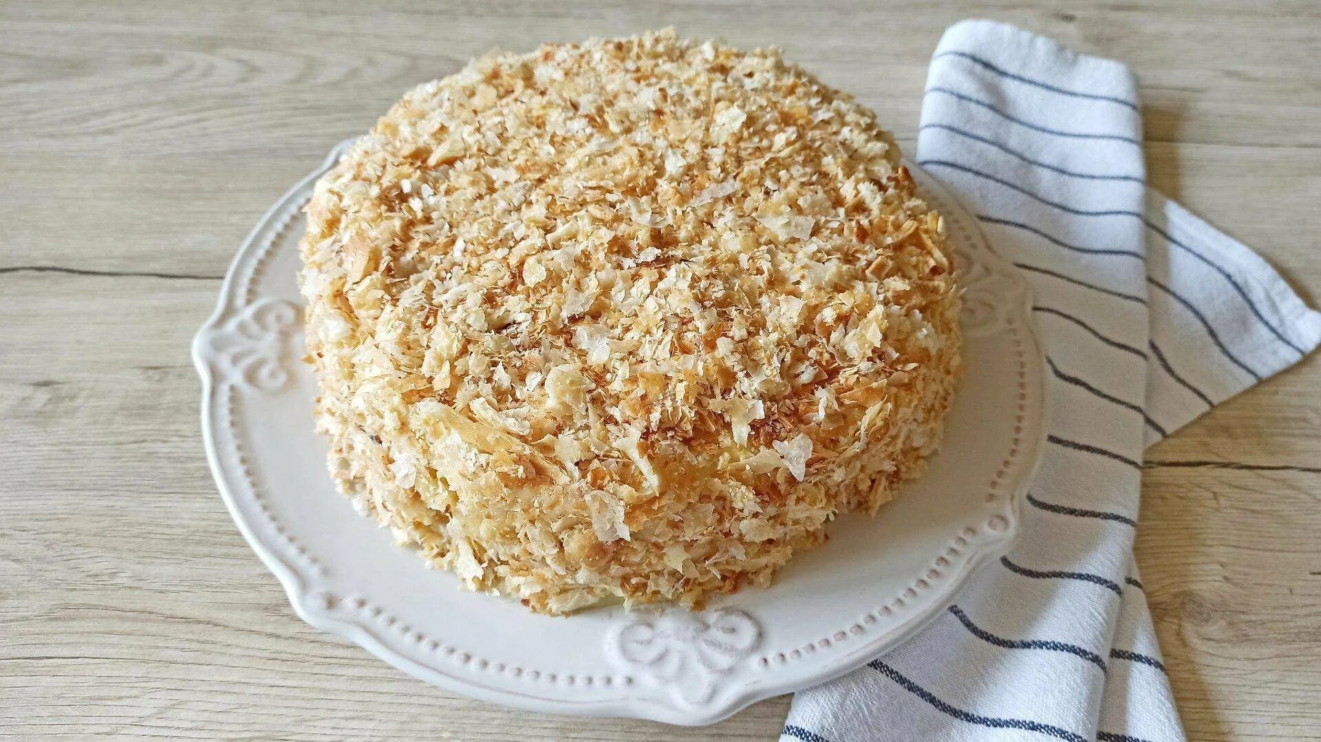 Наполеон" с заварным кремом или сгущенка+масло. Наполеон торт 1995 года. Ленивый наполеон со сгущенкой рецепт. Торт "ленивый наполеон". Ленивый наполеон со сгущенкой рецепт.