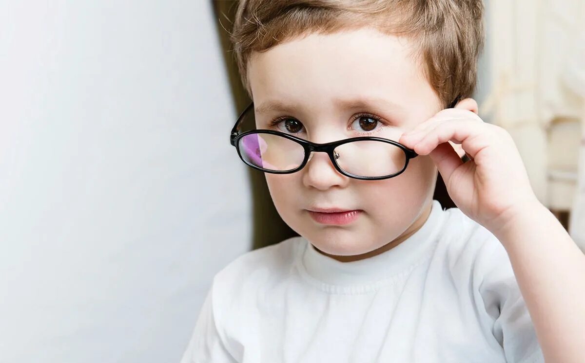 Нарушение зрения в 3. Детские очки для зрения. Красивые очки для детей. Оправы для очков детские для зрения. Дети в очках для зрения.
