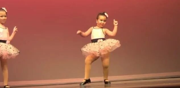 Asti девочка танцуй. Танцующая девушка. Танцующие девушки. Вокал trance. Девочкатанцуйартикасти.