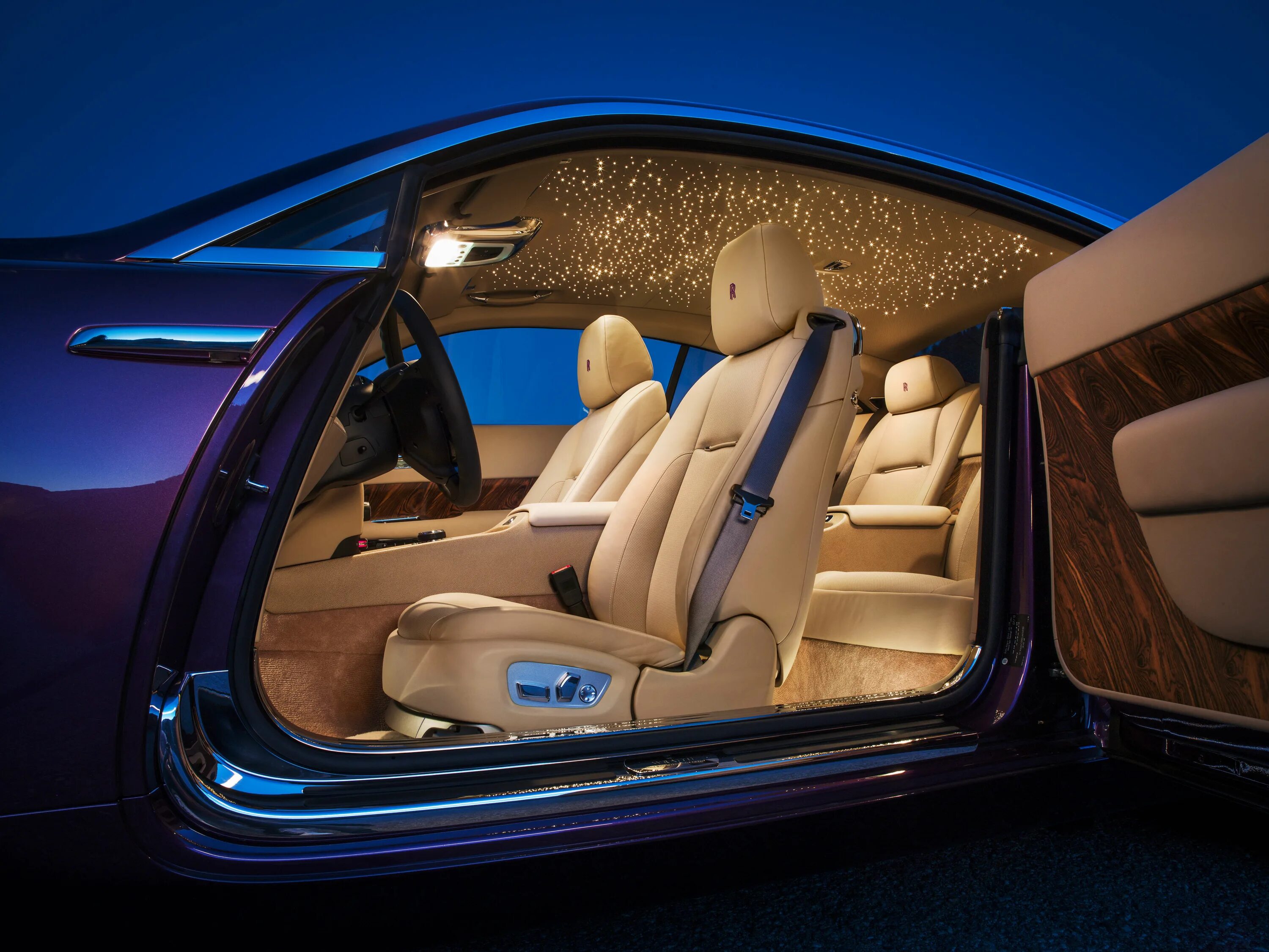 Rolls Royce Wraith салон. Rolls Royce Wraith интерьер. Rolls Royce Wraith 2015 салон. Роллс Ройс Wraith 2014.