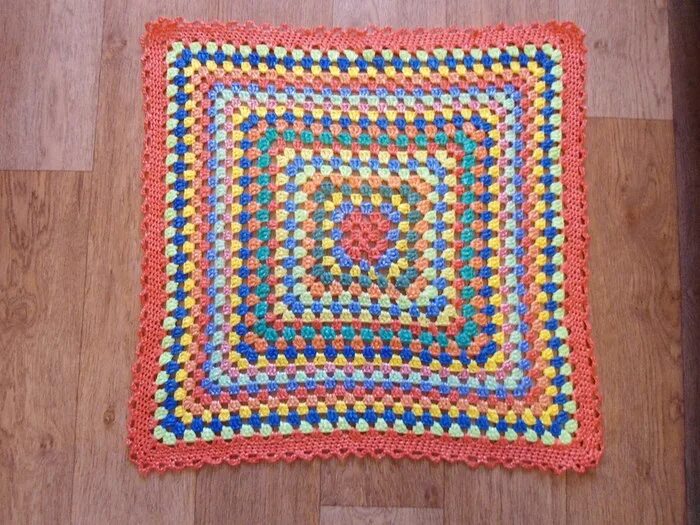 Квадратный коврик крючком. Вязания крючком прямоугольные коврики. Вязания крючком прямоугольные коврики. Вязаные квадратные коврики. Квадратный коврик крючком.
