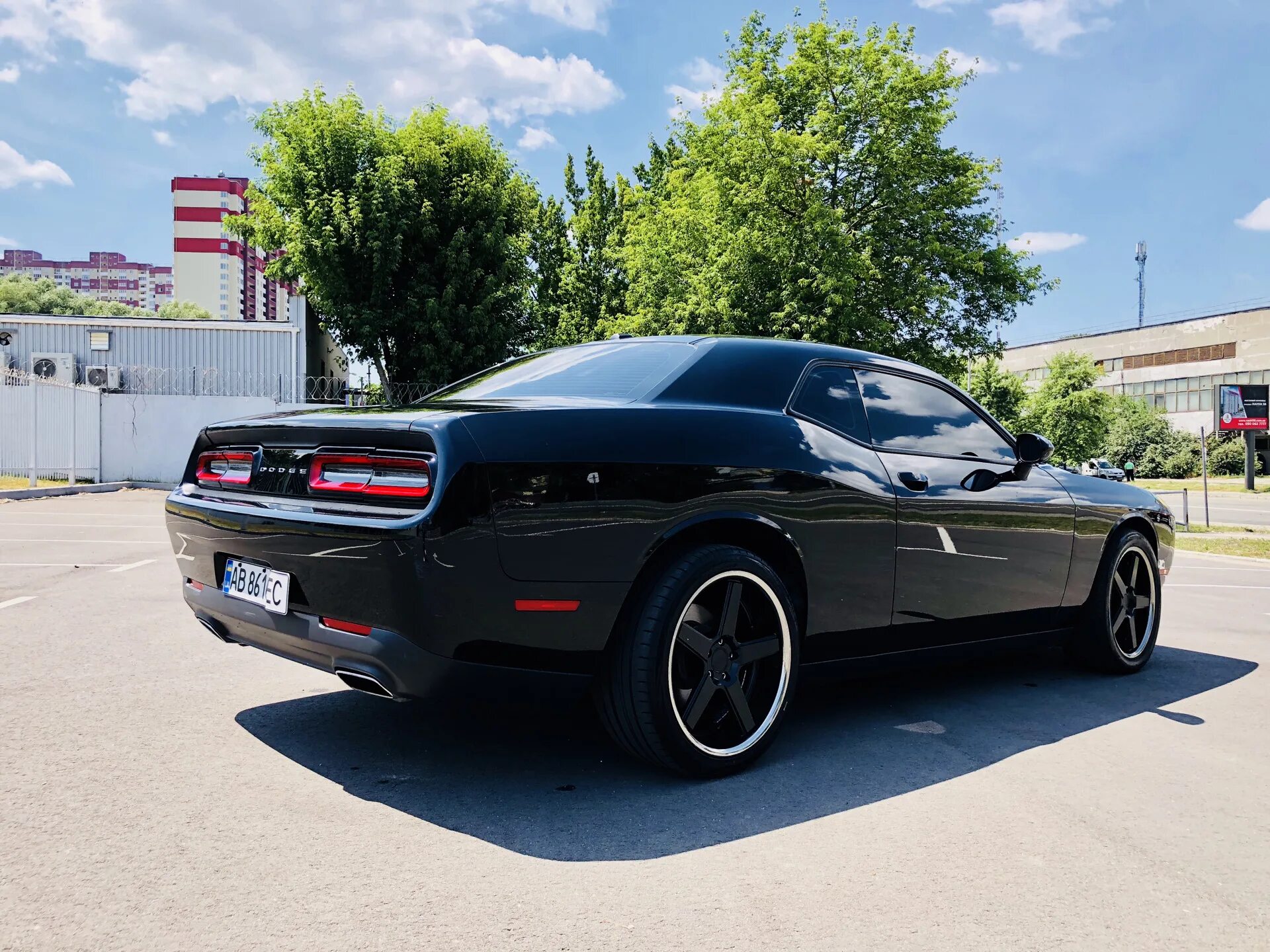 Отзывы челленджер. Додж Челленджер 3.6. Dodge Challenger 2015 3.6. Dodge Challenger r20. Додж Челленджер 3.6 2020.