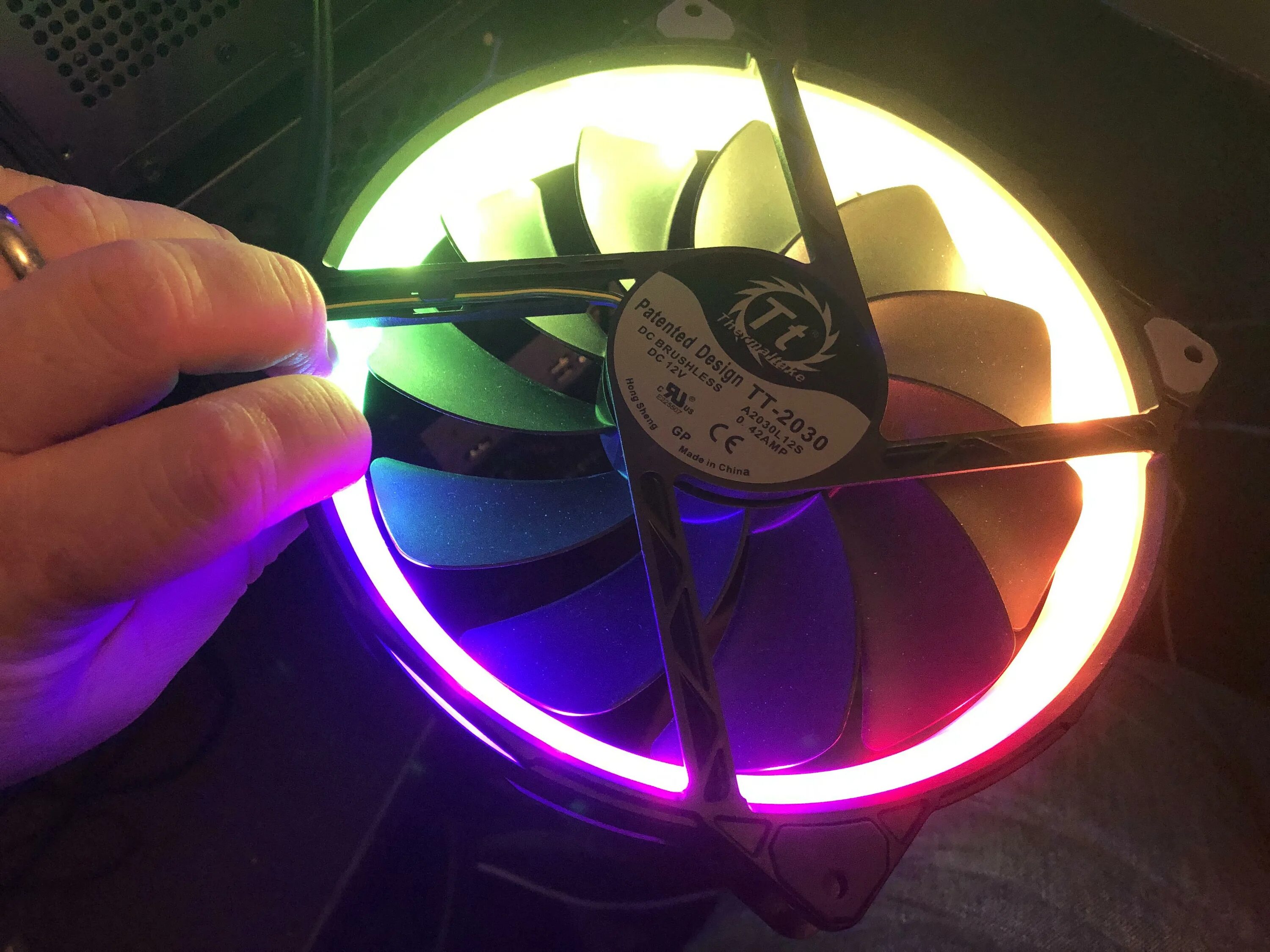 Fan work. Thermaltake 200mm вентилятор 700. Sharkoon tk4 RGB сталь, стекло, пластик 4x120mm Fan RGB. Вентилятор Corsair 200мм. Fan RGB TGD 002 100w.