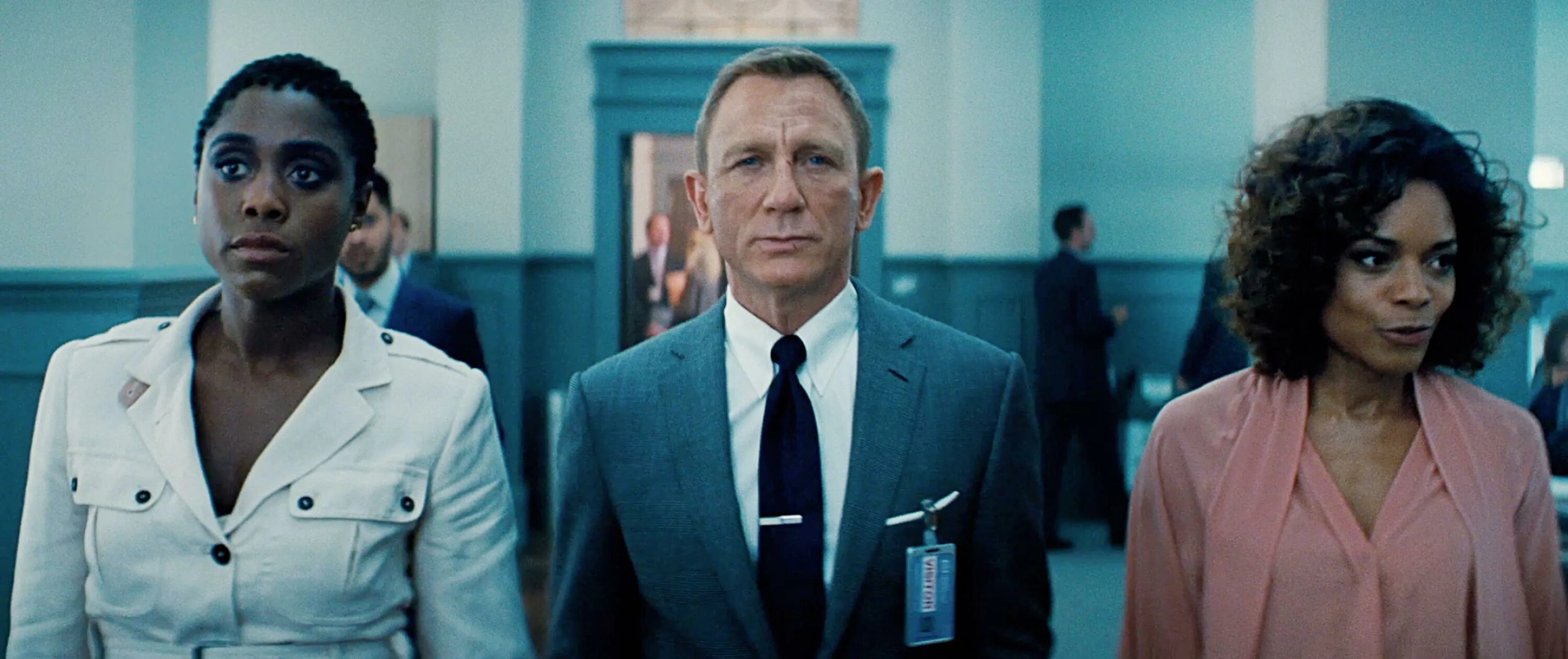 No time no see. Naomie harris no time to die. кадры из джеймса бонда 2025.