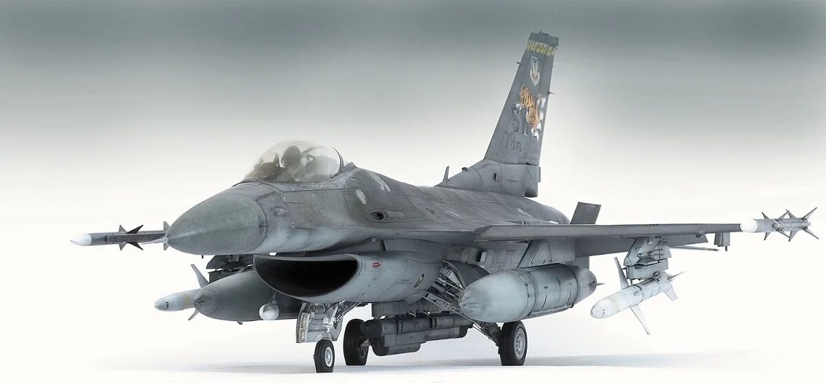 F 16 g 3. F-16 Tamiya 60701. General Dynamics f-16cj Fighting Falcon. General Dynamics f-16 Fighting Falcon. F-16 1/72 Моделист.