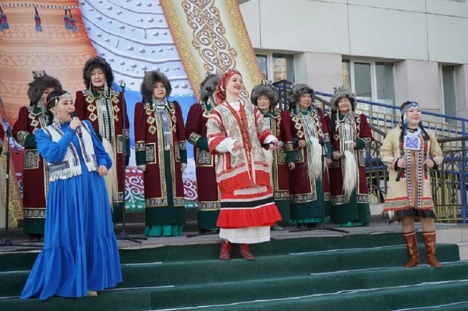 Национальный театр танца якутии. Якутские музыканты. Концерт. Концерт в якутске сегодня. Огдооччуйа сценкалара.