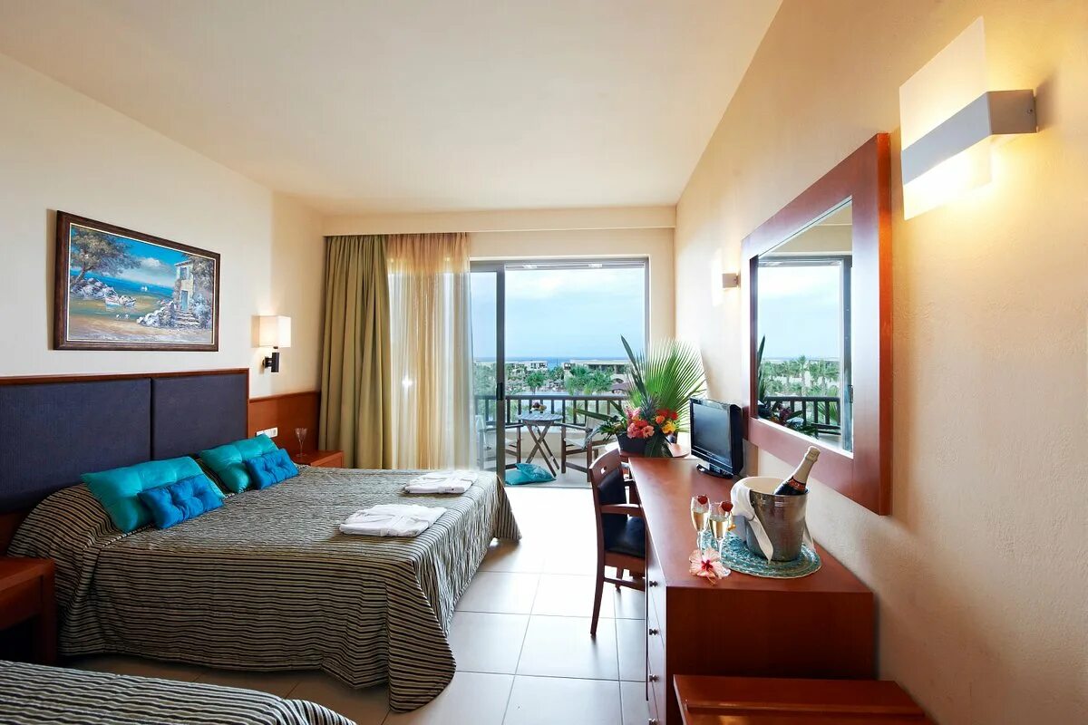 Тип номера стандарт. Stella palace resort spa 5 греция крит. тип номера: standard room. гостиничный номер pool view. pool view номер отеля.