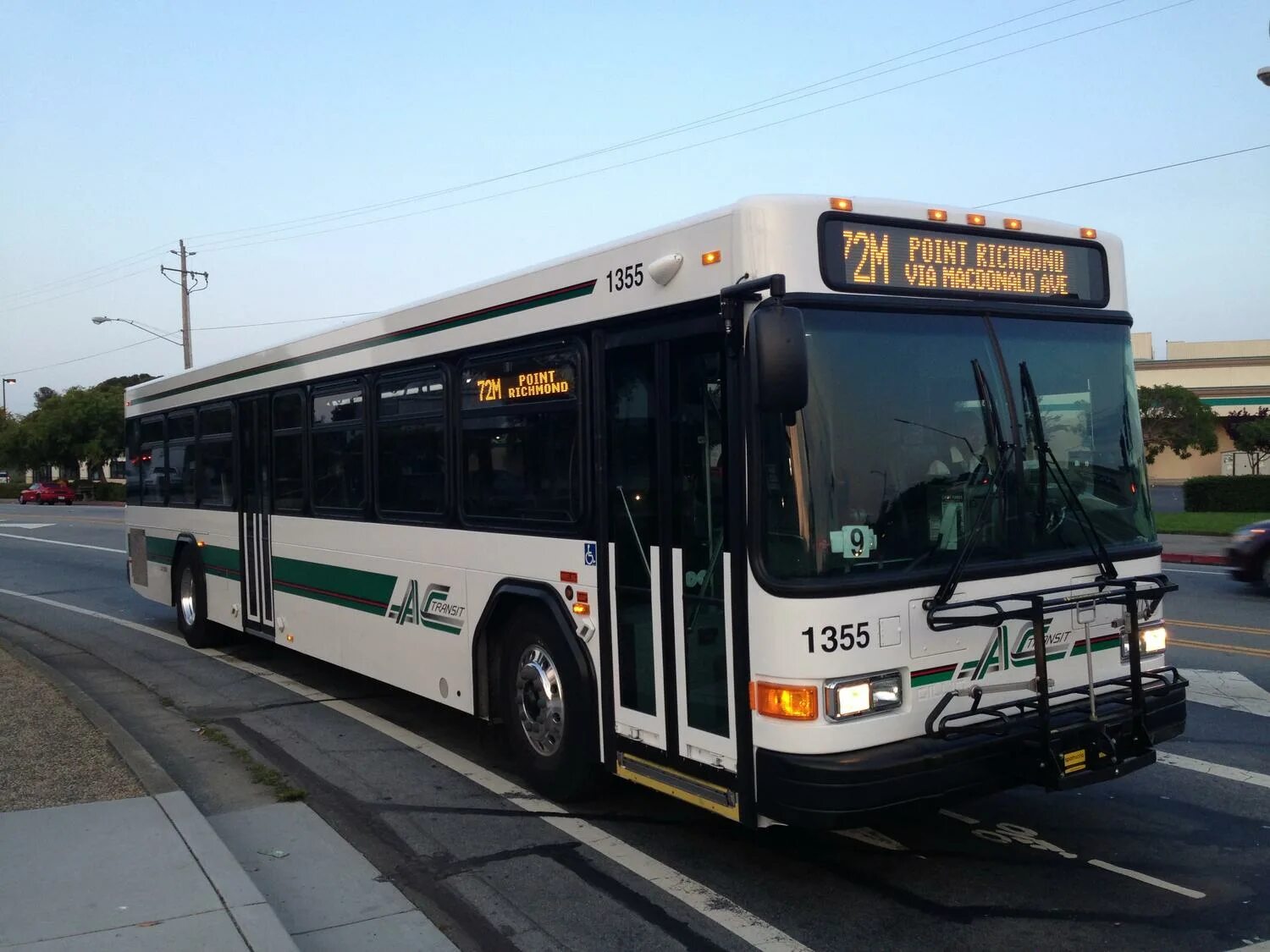 Автобусы Калифорнии. США автобус Калифорния. Transit Bus. GM "old-look" Transit Bus.