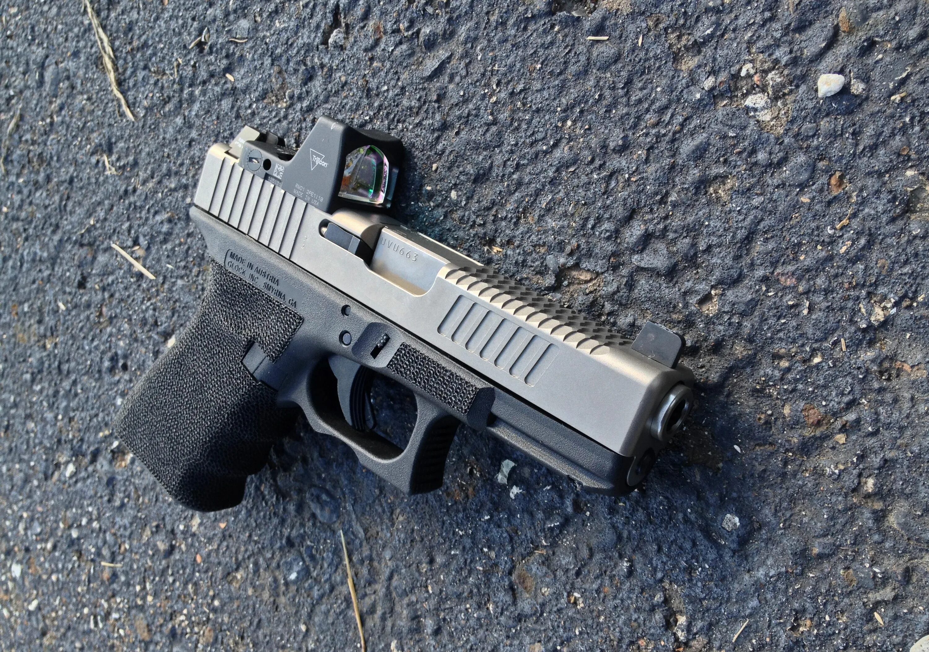 Glock slide. Glock 19 rmr. глок 1911. glock 19 devgru. glock 26.