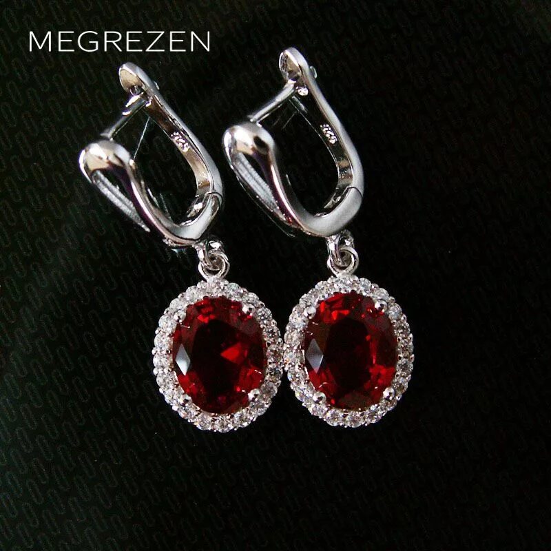 Серьги с красным камнем. Сережки с красным камнем. серьги с красными камнями. серебряные серьги с красным камнем. серьги висячие с камнями.