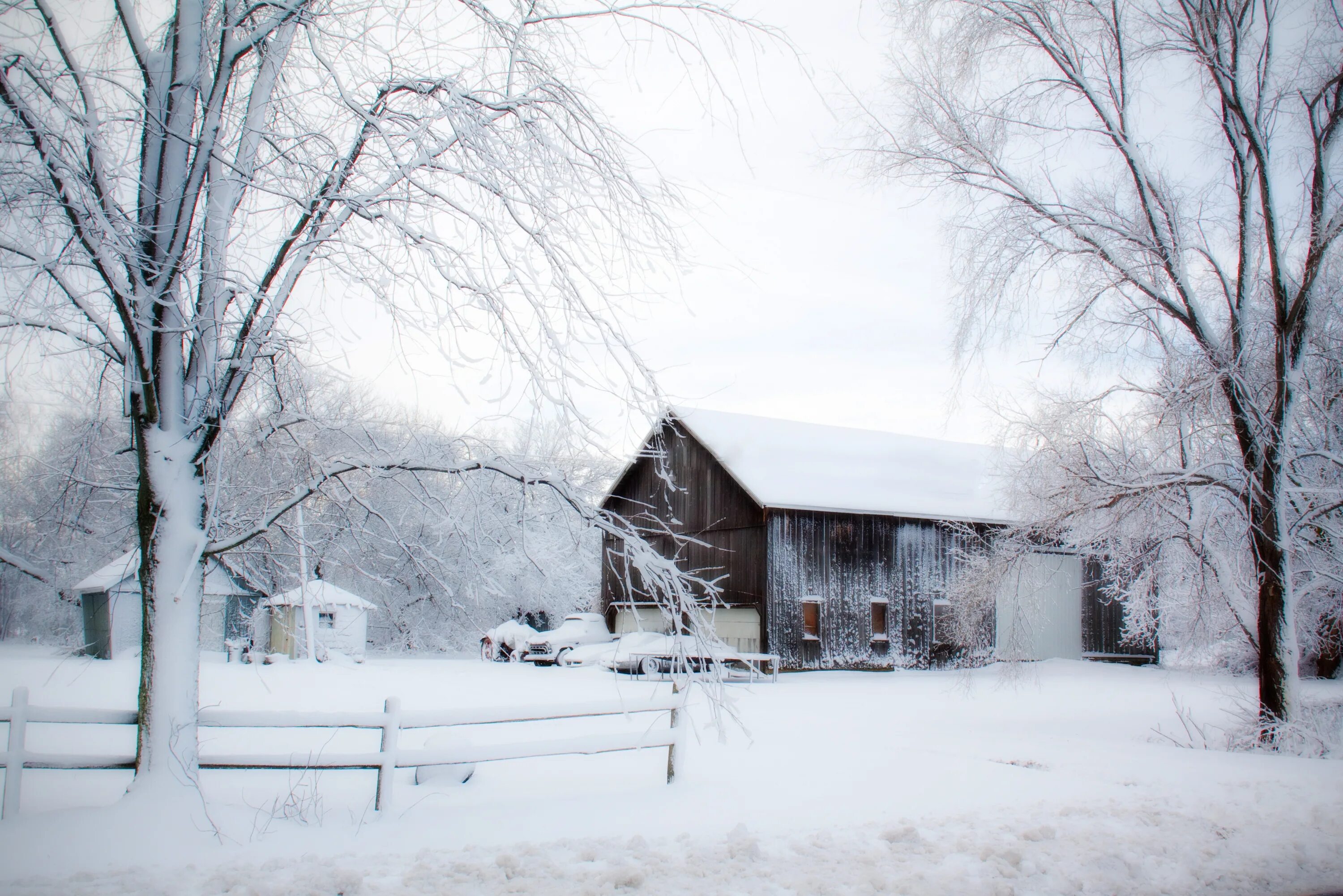 Зимний пейзаж дорога. Бибери великобритания зимой. Деревня зимой фото. Winter countryside life. Навстречу зиме.