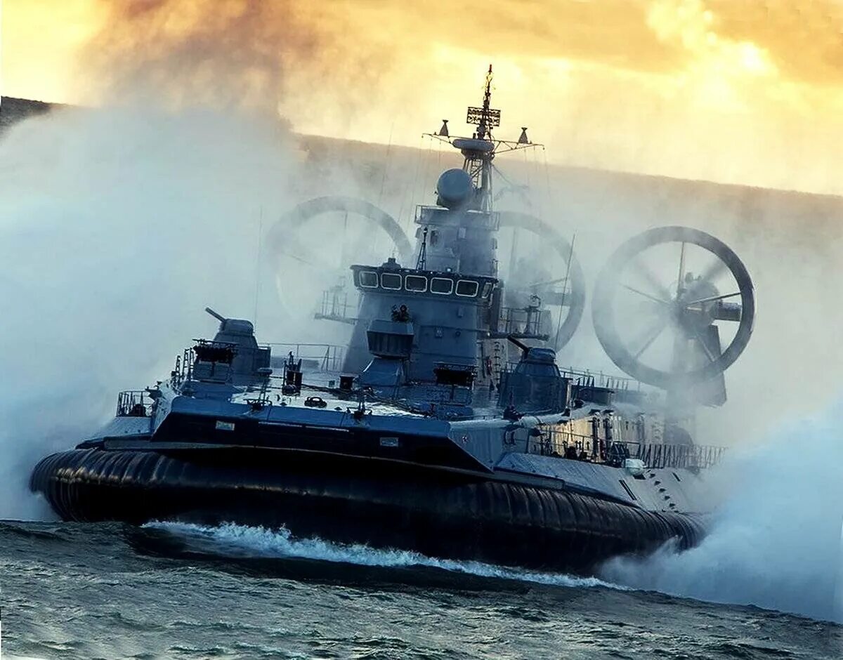 Десантный корабль зубр 12322. Мдк зубр 12322. Малый десантный корабль на воздушной подушке зубр. Малый десантный корабль зубр. Катер свп зубр.