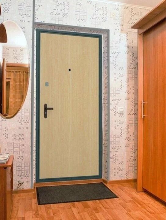 Вторая входная дверь в квартиру. Входная дверь в квартиру изнутри. Отделка металлической двери. Входная дверь внутри квартиры.