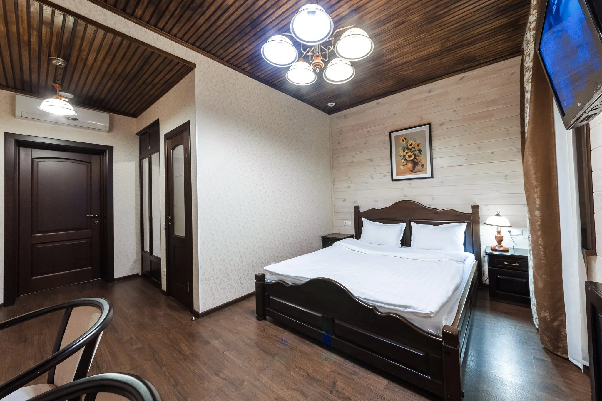 Гостиница айсаван томск. Купеческий дом гостиница томск гостиница. Томск купеческий. Гостевой дом купец. Купеческий дом томск гостиница 19 век.