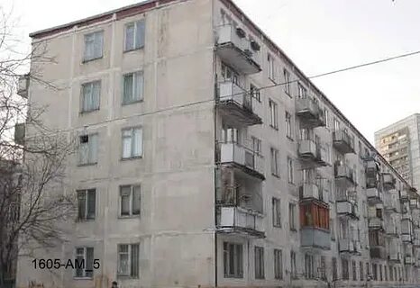 Пятиэтажный дом в метрах