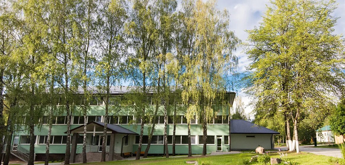 Загородный отель минск. Дом отдыха минск. Загородный кафе дом. Фестивальный загородный клуб минск. Зоопарк отель фестивальный.