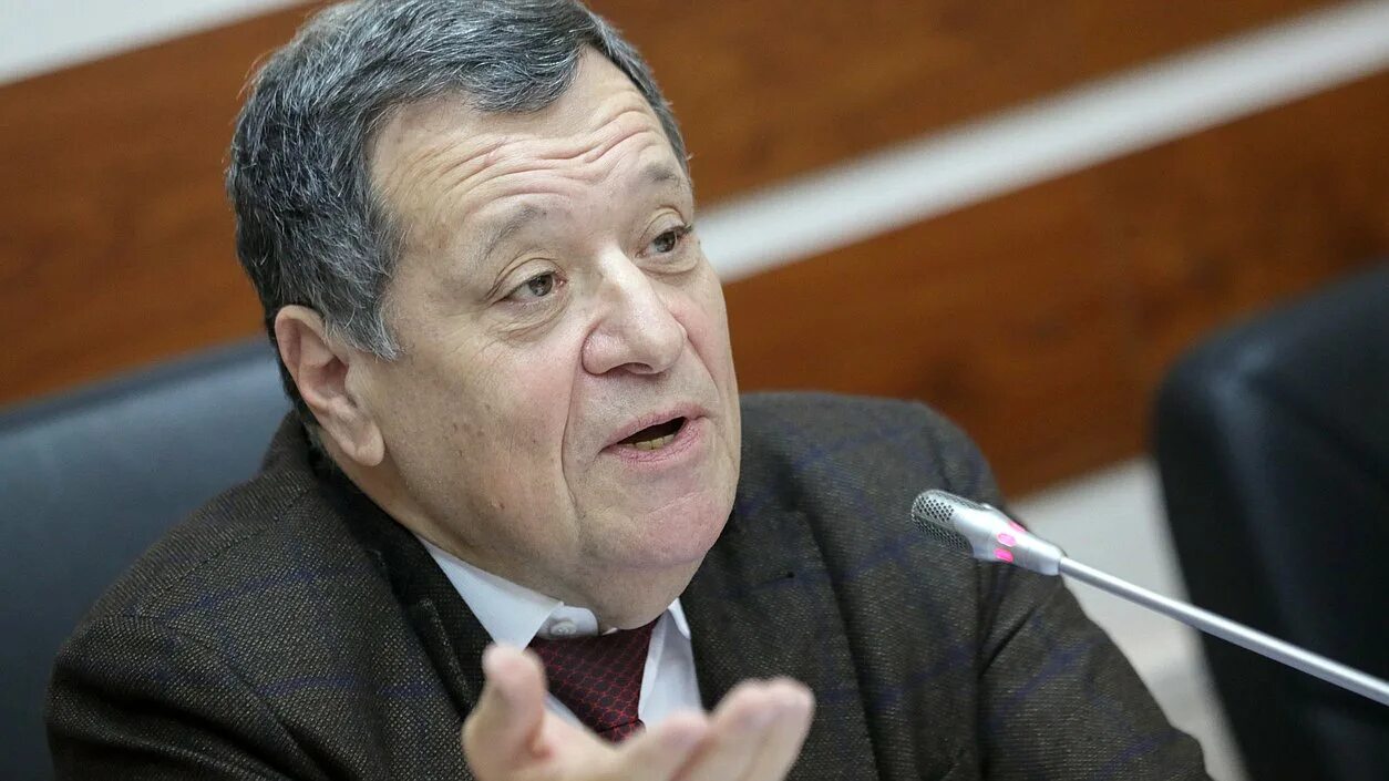 Комитет по бюджету и налогам государственной думы. Андрей макаров. андрей макаров председатель комитета госдумы по бюджету и налогам. макаров в думе. андрей макаров депутат.