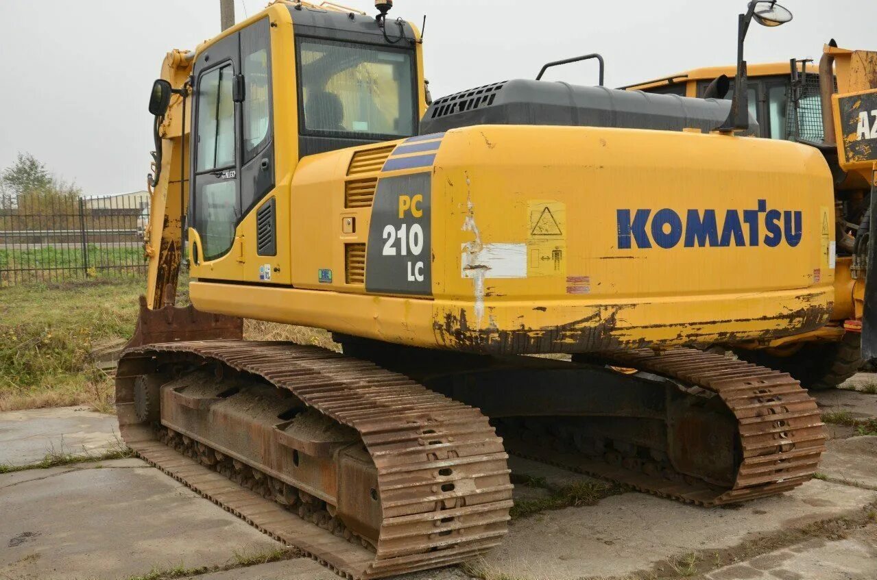 гусеничные экскаваторы комацу. гусеничный экскаватор komatsu pc200. гусеничные экскаваторы комацу. экскаватор komatsu 220. экскаватор коматсу pc210.