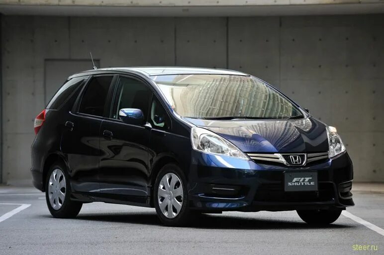 Фит шаттл 2011 год. Honda Fit Shuttle. Honda Fit Shuttle Hybrid 2011. Хонда Fit Shuttle. Хонда фит шаттл гибрид 2011.