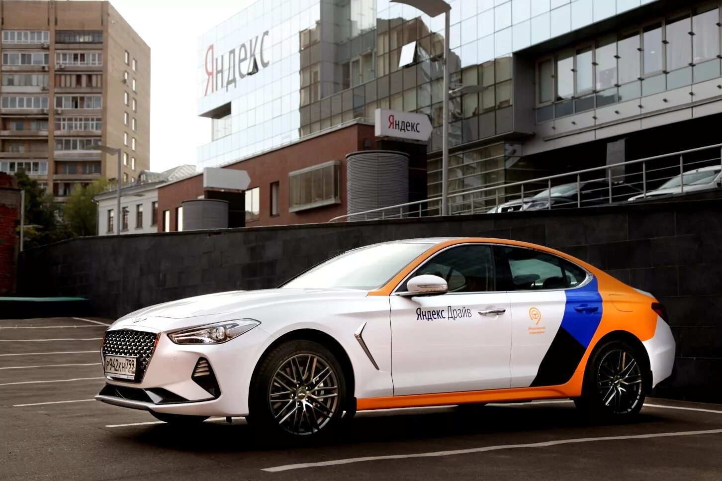 Genesis g70 каршеринг. Hyundai Genesis g70 каршеринг. Genesis g70 такси.