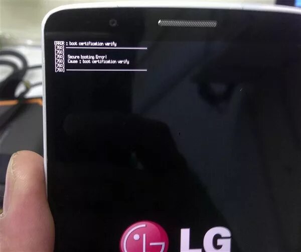 Lg не включается экран. Ошибка при включении телефона.