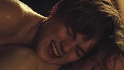 Leonardo di caprio nude photos.