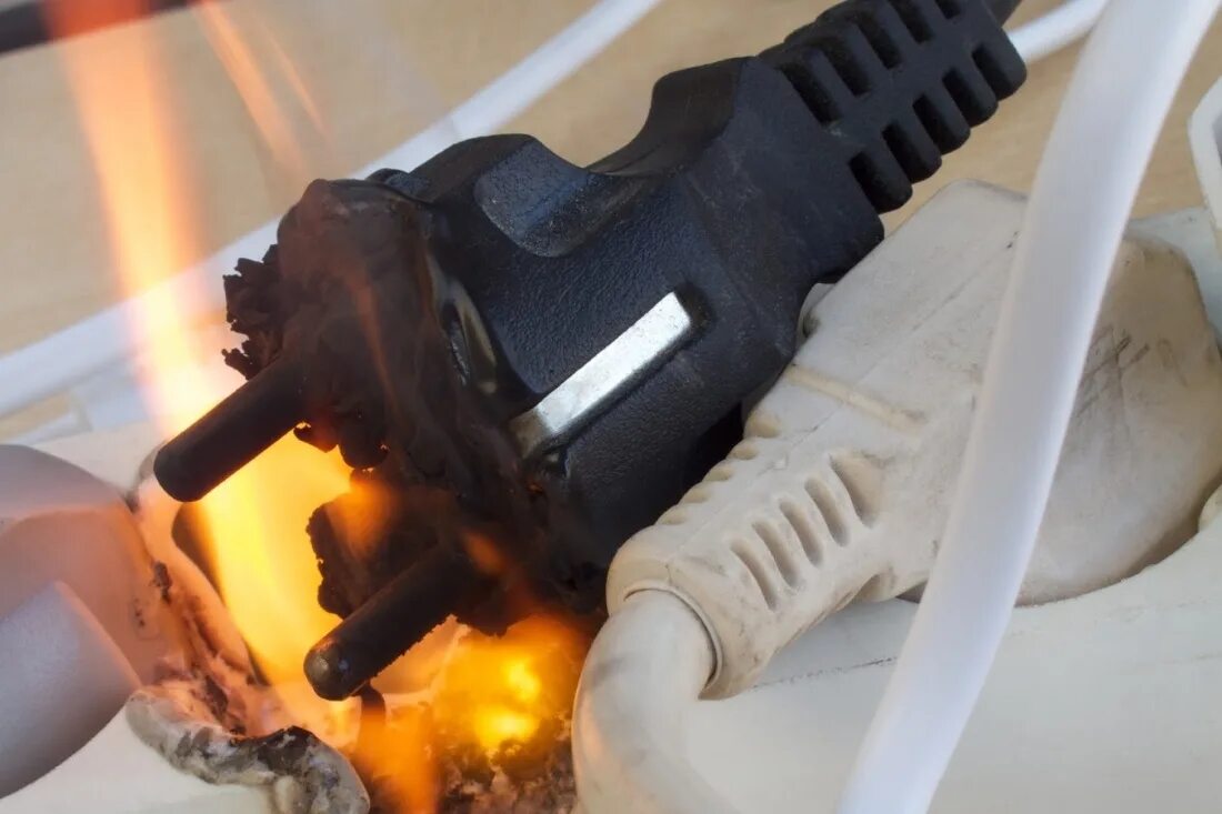 пожарная безопасность электроприборы. причины пожара. нарушение правил эксплуатации приборов. причины возникновениея пожар. нарушение правил эксплуатации приборов.