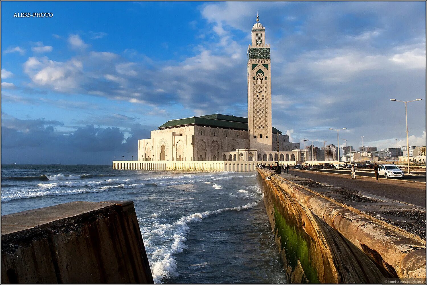 Касабланка Марокко пляжи. Набережная Корниш Касабланка. Пляж Корниш Касабланка. Касабланка Маяк. Касабланка телефон