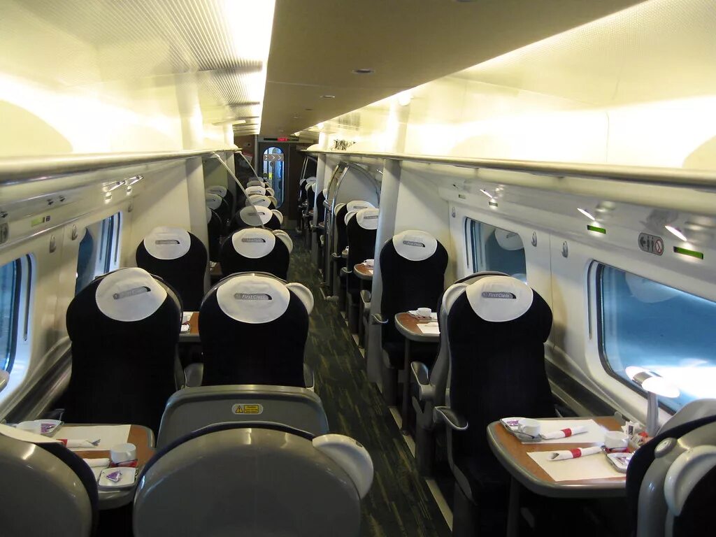First class train. Virgin поезда. virgin trains. virgin railway. virgin rail.