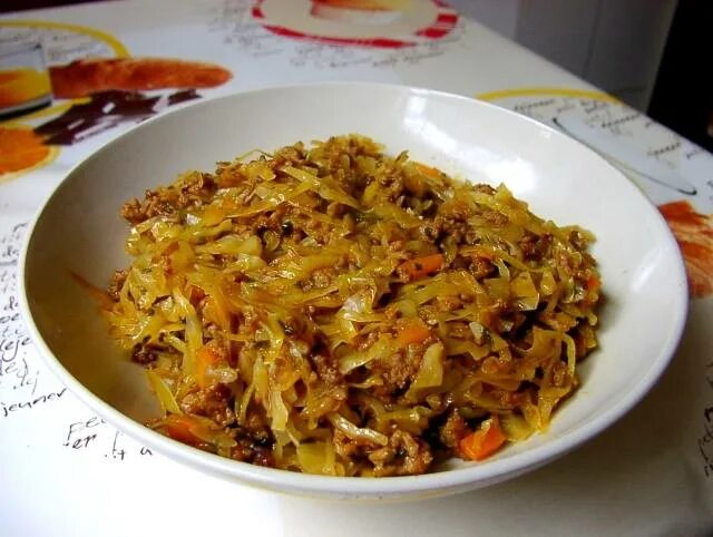 капуста тушеная с куриным фаршем. жареная капуста с фаршем. кухня наизнанку жареная капуста. рецепт жареной капусты с фаршем. жареная капуста с фаршем.