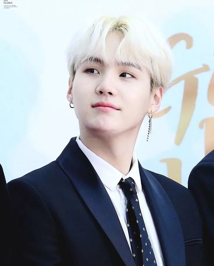 Suga bts. Bts шуга. Bts юнги. Юнги бтс. Группа бтс юнги.