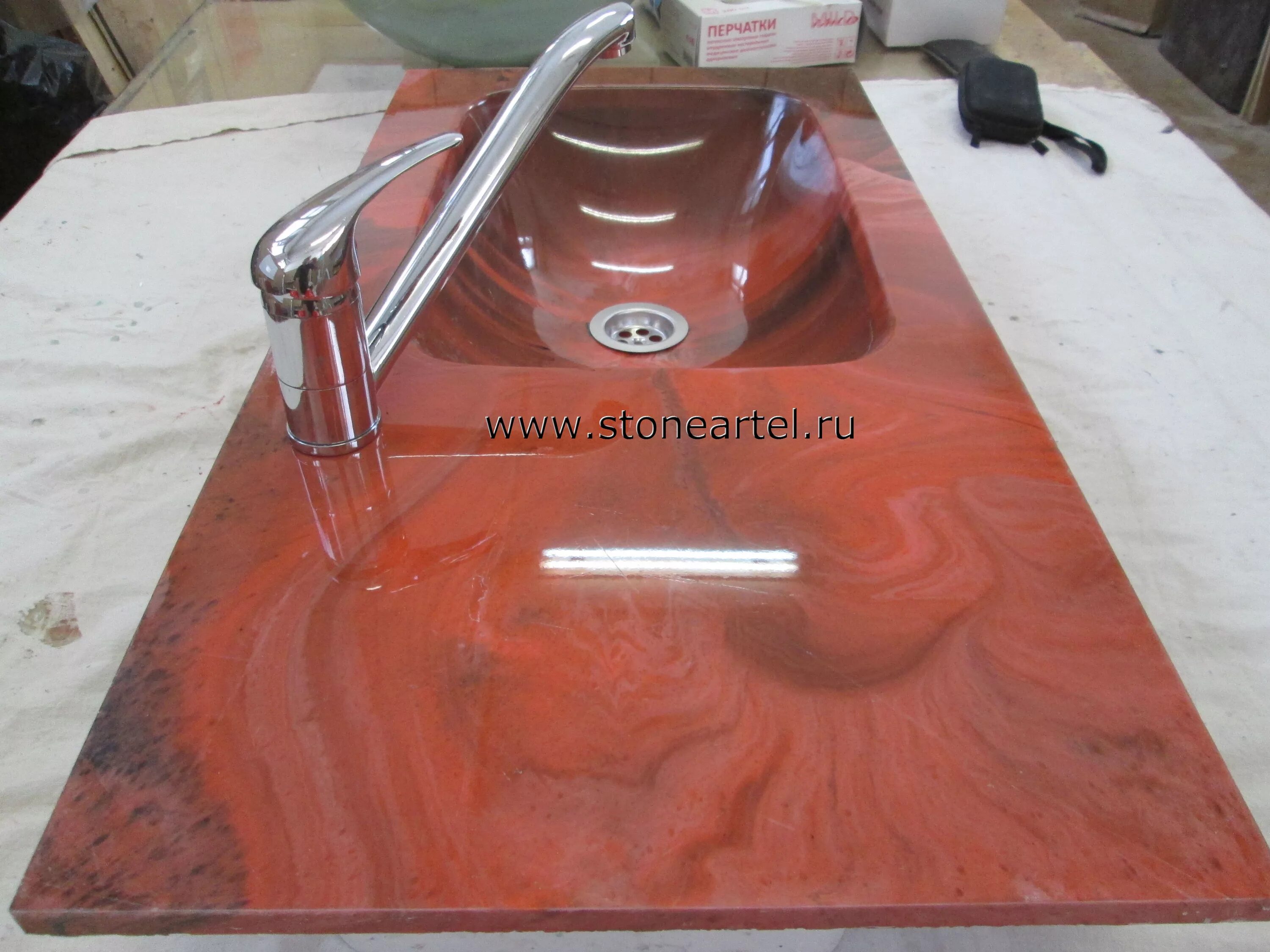 Литьевой мрамор что это за материал. Оникс полимер литьевой мрамор. Раковина из литого мрамора. Ванна эстет стелла 180x80. Ванна из литого мрамора.