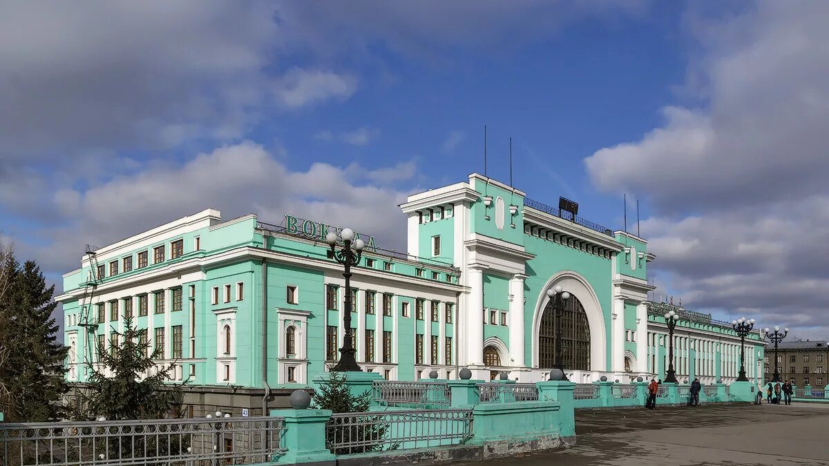 новосибирск архитектура города. здание краеведческого музея новосибирск. усадьба терентьевых новосибирск. кафе шар новосибирск. краеведческий музей новосибирск на ленина.