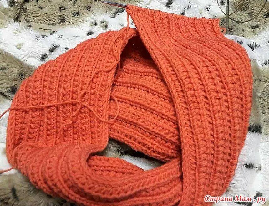 Снуд двусторонние спицами. Двусторонний узор для снуда. двусторонний снуд. двусторонний снуд красный вензеля.