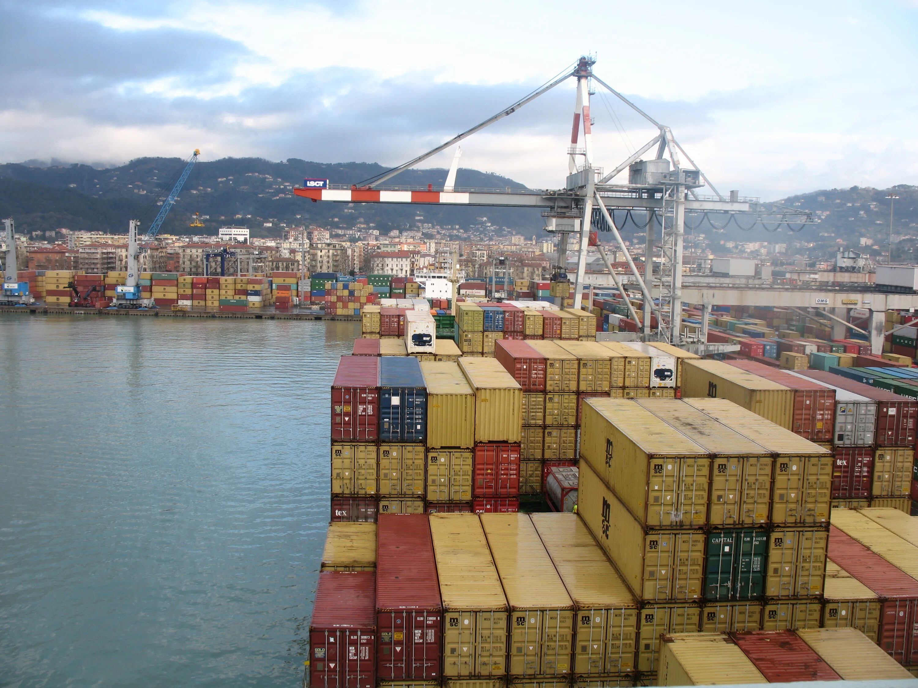 Контейнерный терминал купавна. Контейнерный терминал купавна. Контейнеры в порту. Железнодорожный терминал. Контейнерный терминал купавна.