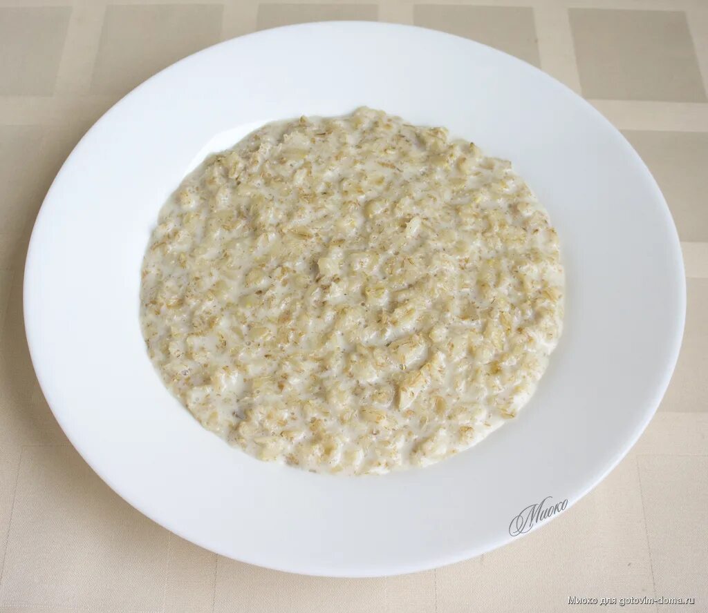 Каша с яблоками. Каша из злаков. Каша злаков. Хлопья цельнозерновые с проростками. Каша из злаков.