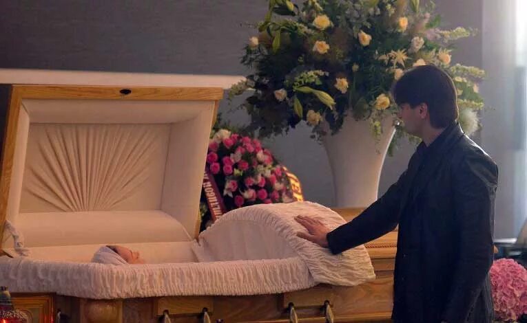 фото жанне фриске в гробу. похороны жанны фриске 2015. фото жанне фриске в гробу. похороны фриске. похороны жанны фриске 2015.