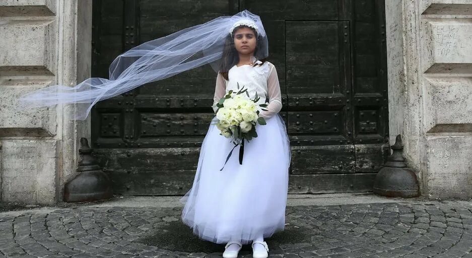 16 летняя вышла замуж