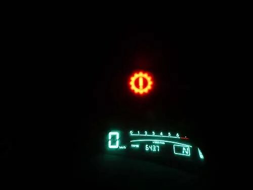 Датчик электроусилителя руля приора на панели приборов. Значки на панели приборов руль. Горит лампочка электроусилителя. Горит лампочка электроусилителя. Рено логан 2 лампочка на панели.