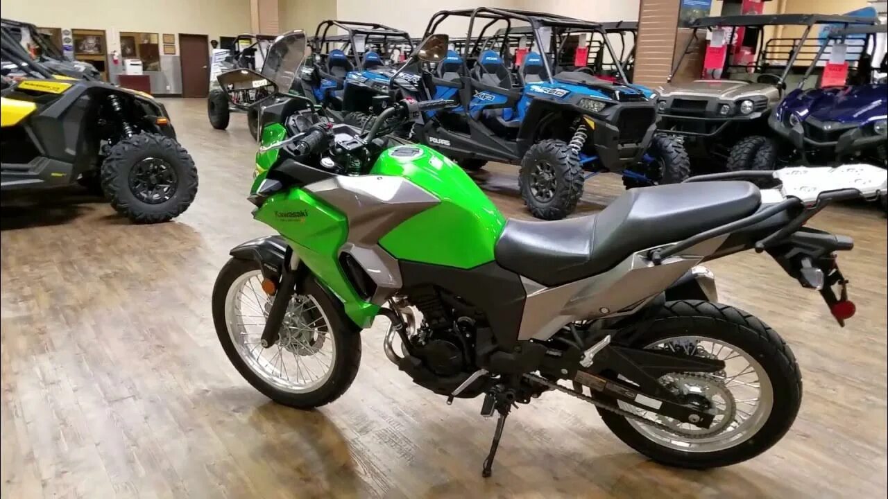 Кавасаки версус поколение 3. Kawasaki versys-x 300. Кавасаки x300 versus. Kawasaki versys. Kawasaki versys 300.