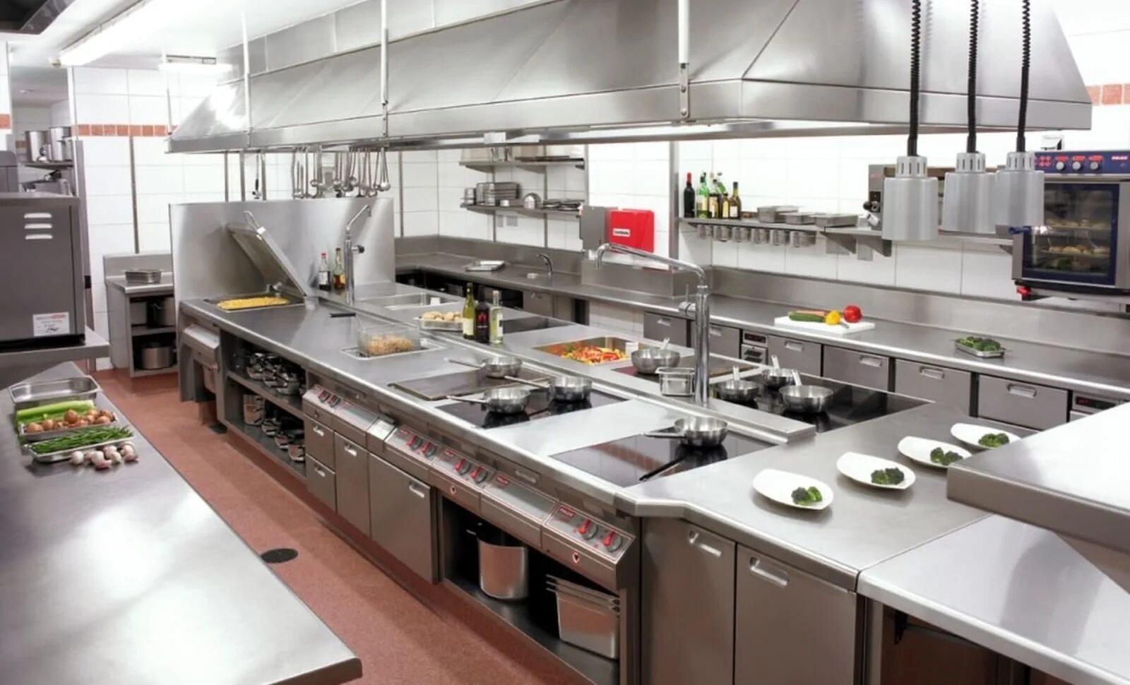 Профессиональная кухня. Оборудование для кухни ресторана. Кухня ресторана. Профессиональная кухня ресторана. Стационарные кухни