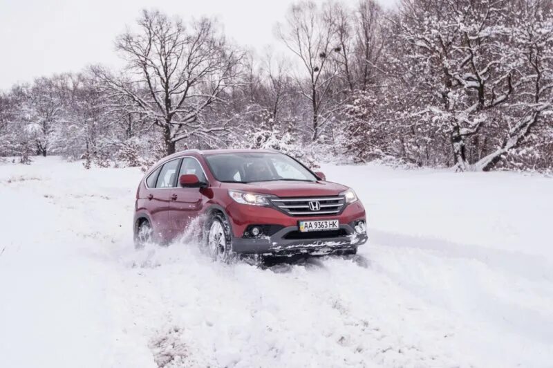 Тест драйвы хонда видео. Honda CRV 4 зимой. Honda CRV 2013 зима. Honda CRV 4 драйв. Honda CR-V тест драйв.