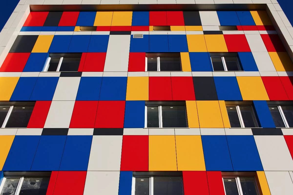 Композит средняя. Композитные панели alucobond. alucobond алюминиевые композитные панели. алюминиевые композитные панели bildex. фасад композит металлокассеты.