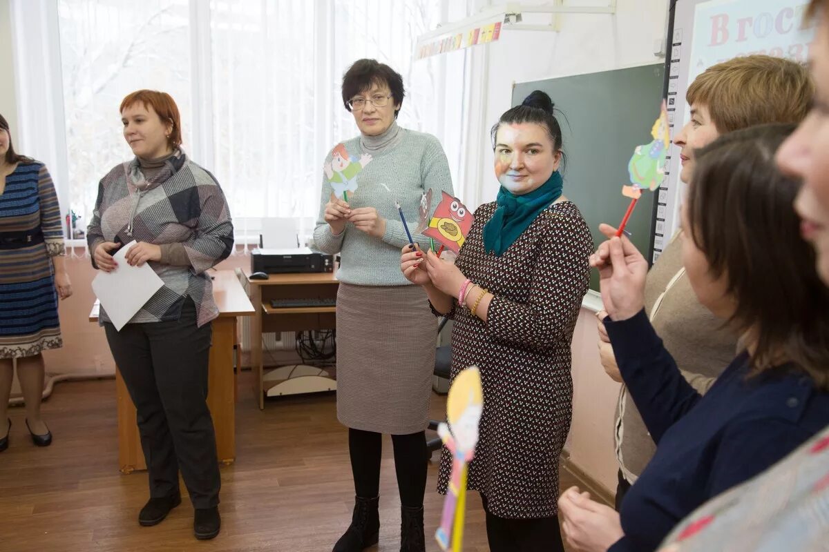 директор школы 3 в бавлах. клуб созвездие воспитатели ульяновска. школа 69 тюмень. юлия шмелева камызяк. школа 18 новосибирск учителя.