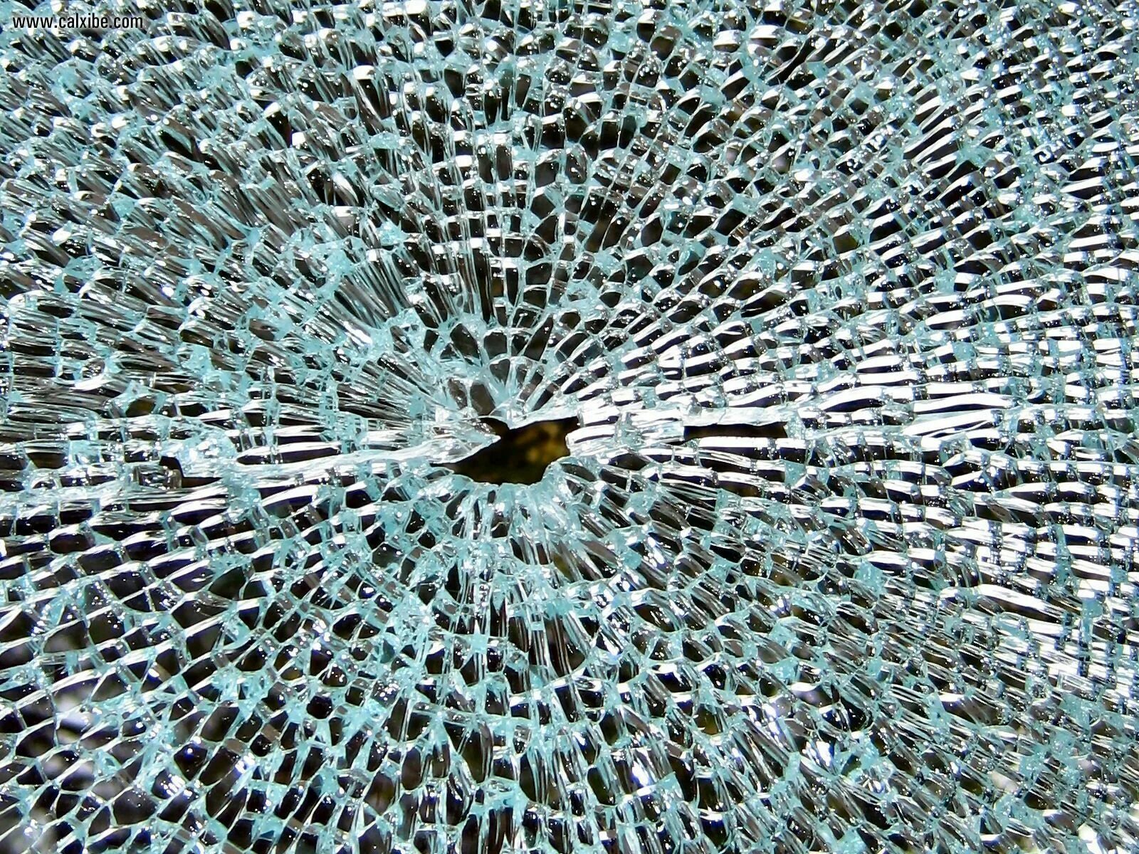 Разбитое стекло. Разбитое каленое стекло. Треснутое стекло. Текстура разбитого стекла.