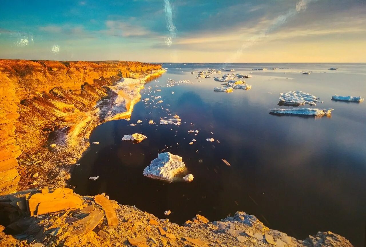 Россия океан южный. Море Лаптевых. Арктика море Лаптевых. Острова в море Лаптевых. Остров Бегичев.